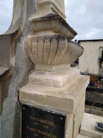 Nettoyage d'un Monument Funéraire à Le Pian sur Garonne